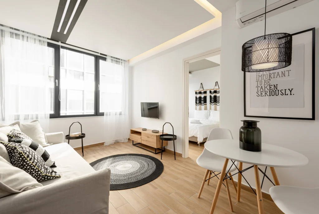 Renovated Apartment in Thessaloniki City Centre — 35