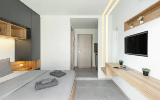 Renovated Apartment in Thessaloniki City Centre — 03