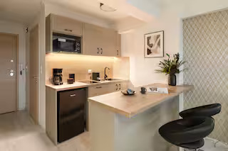 Renovated Apartment in Thessaloniki City Centre — 01