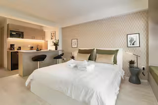 Renovated Apartment in Thessaloniki City Centre — 01